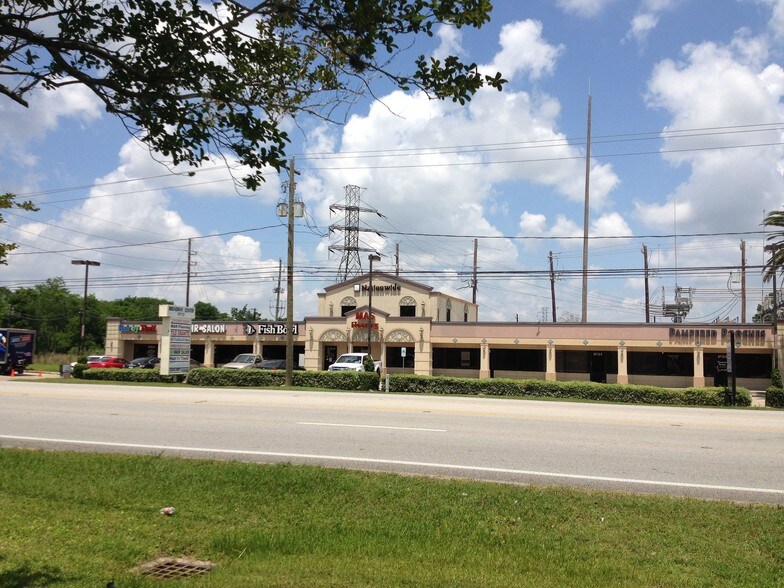 More Photos Of 6713 Broadway, Pearland Freestanding For Lease