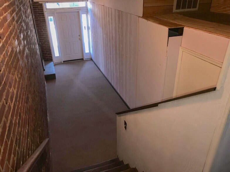 More Photos Of 128-130 W Culpeper St, Culpeper General Retail For Lease