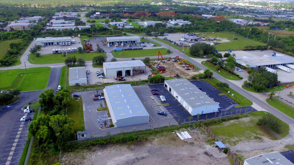 More Photos Of 1681-1687 Benchmark Ave, Fort Myers Warehouse For Lease