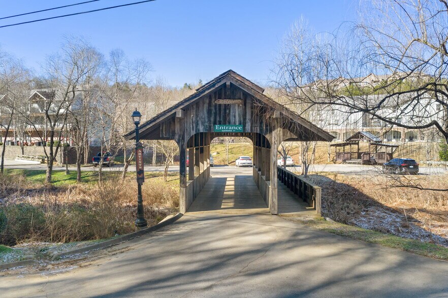 More Photos Of 849 Glades Rd, Gatlinburg Specialty For Sale