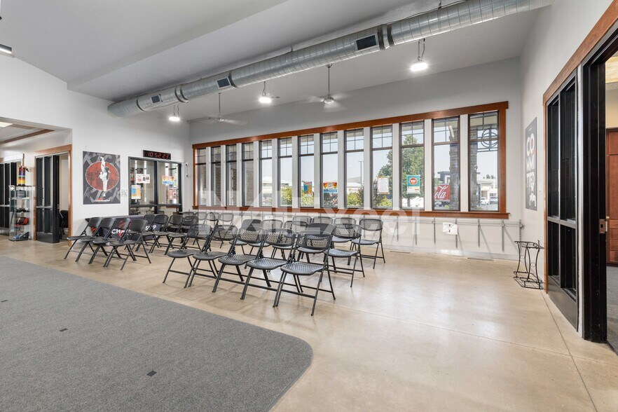 More Photos Of 2106 W 1800 N, Clinton Bank For Lease