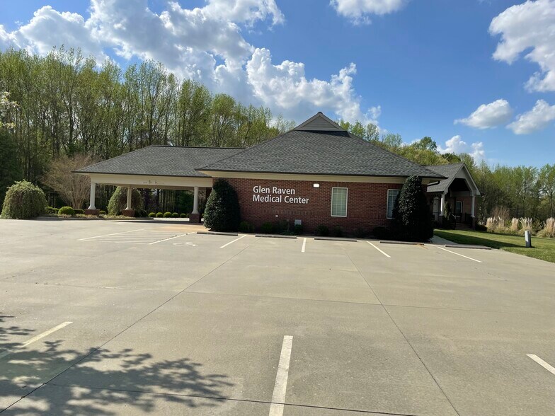 Primary Photo Of 1611 Flora Ave, Burlington Healthcare For Lease