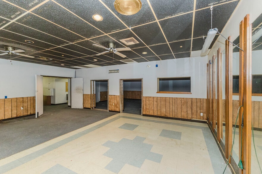 More Photos Of 1560 S Topeka St, Wichita Lodge Meeting Hall For Sale