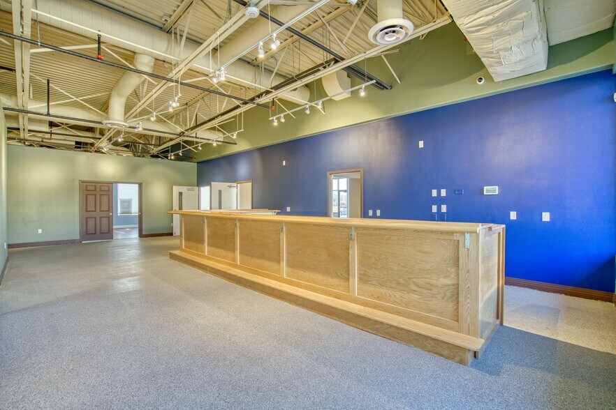 More Photos Of 340 Lashley St, Longmont General Retail For Lease