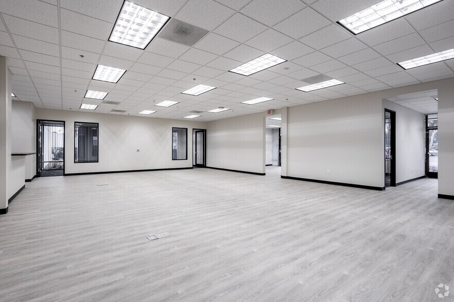 More Photos Of 1821 Kettering St, Irvine Warehouse For Lease