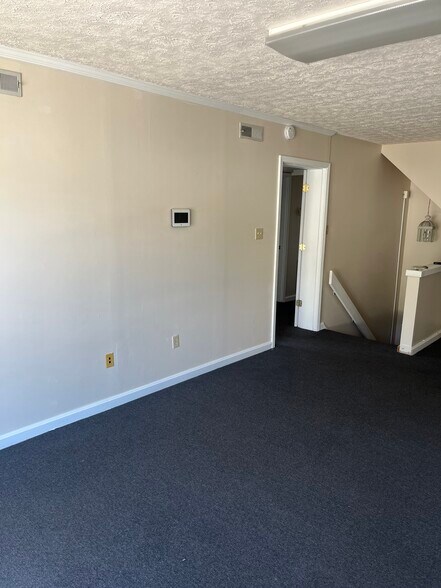 More Photos Of 351 Commercial Dr, Savannah Office Residential For Lease