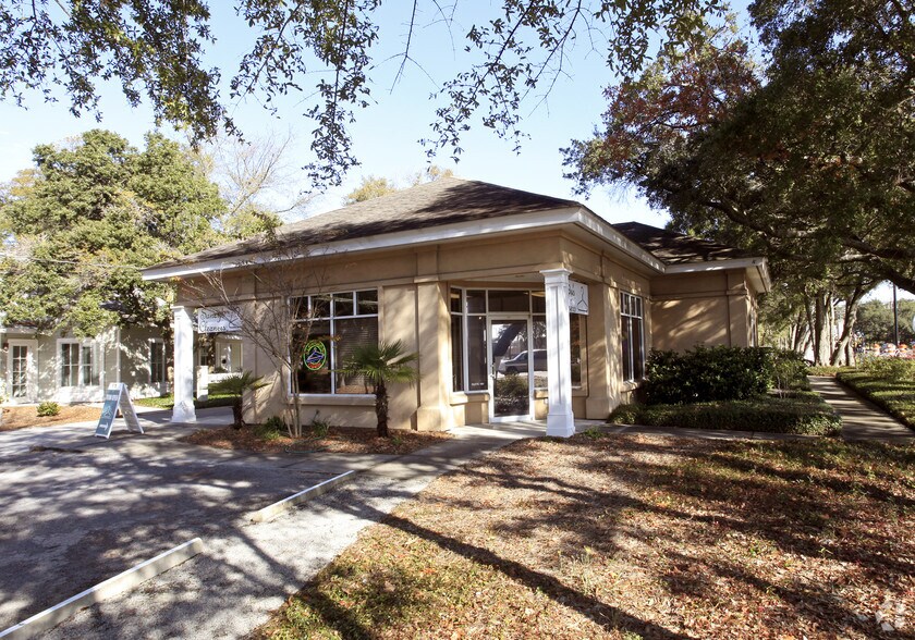 More Photos Of 234 Mathis Ferry Rd, Mount Pleasant Office For Lease