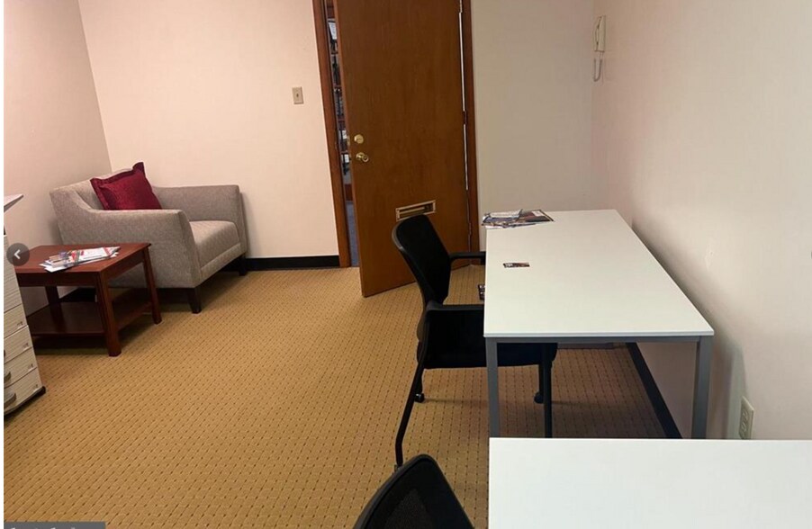 More Photos Of 1314 Edwin Miller Blvd, Martinsburg Office For Lease