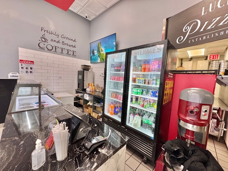 More Photos Of 215-15 Northern Blvd, Bayside Storefront Retail Office For Lease