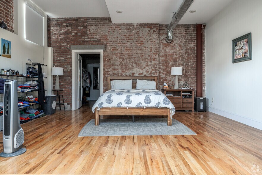 More Photos Of 257 Washington St, Binghamton Apartments For Sale