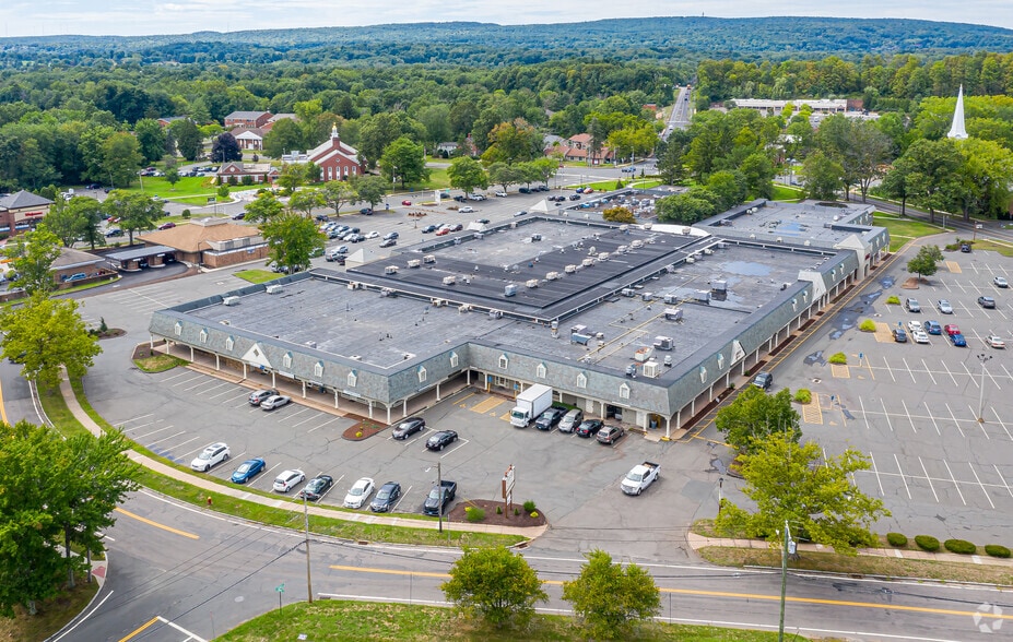 More Photos Of 836 Park Ave, Bloomfield General Retail For Lease
