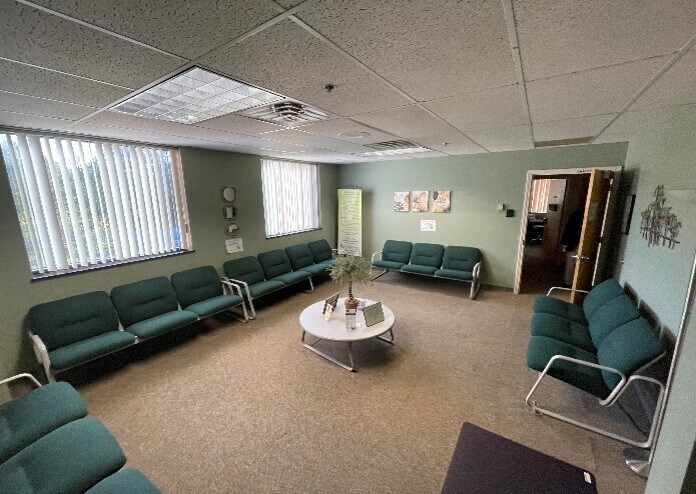 More Photos Of 2 Medical Center Dr, Springfield Medical For Sale