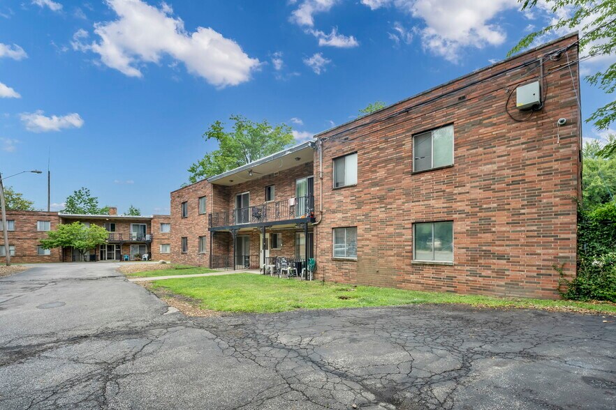 More Photos Of 818-850 S Green Rd, South Euclid Apartments For Sale