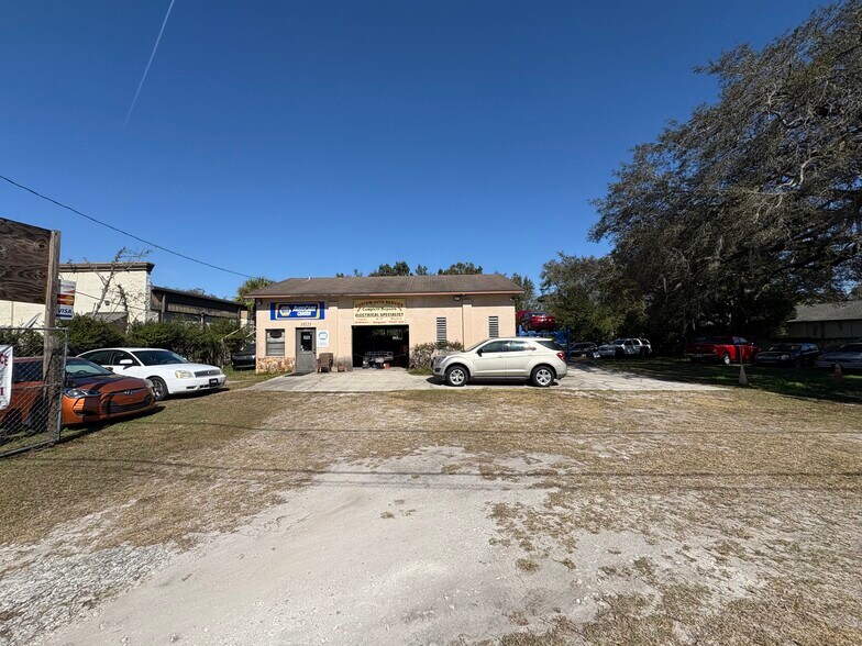 More Photos Of 38525 Palm Grove Dr, Zephyrhills Auto Repair For Sale