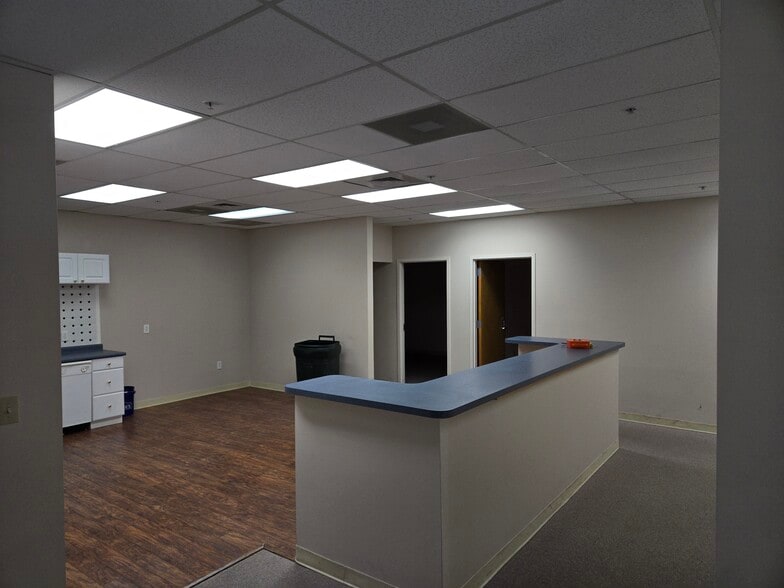 More Photos Of 8227 Cloverleaf Dr, Millersville Light Manufacturing For Sale