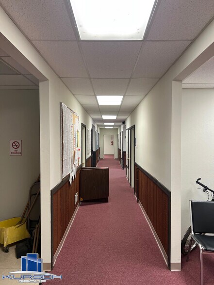 More Photos Of 610 E Main St, Barstow Office For Sale