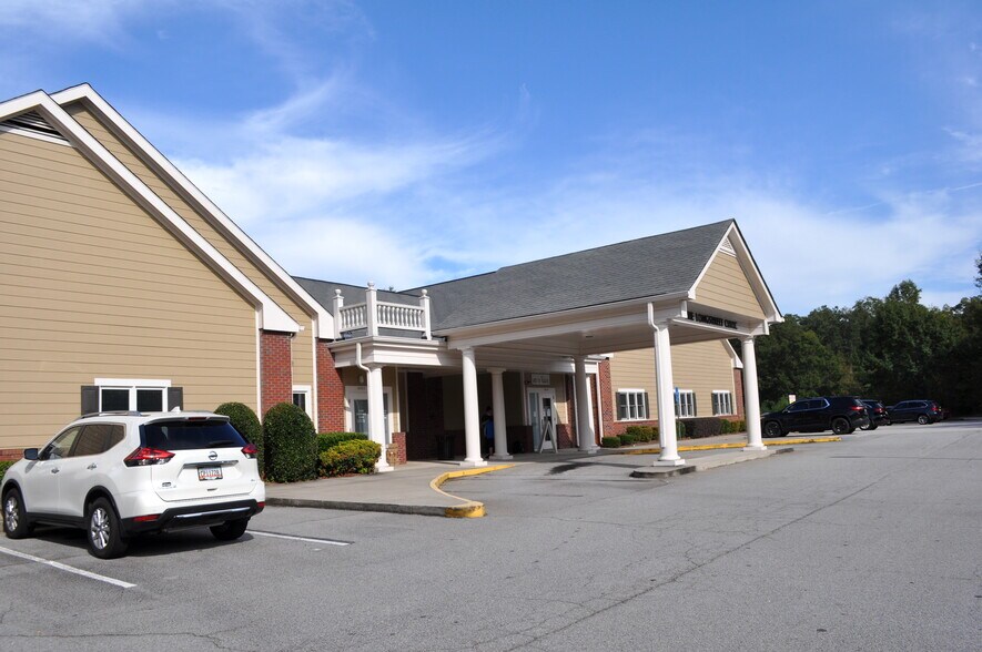 Primary Photo Of 4224 Fairbanks Dr, Oakwood Assisted Living For Lease