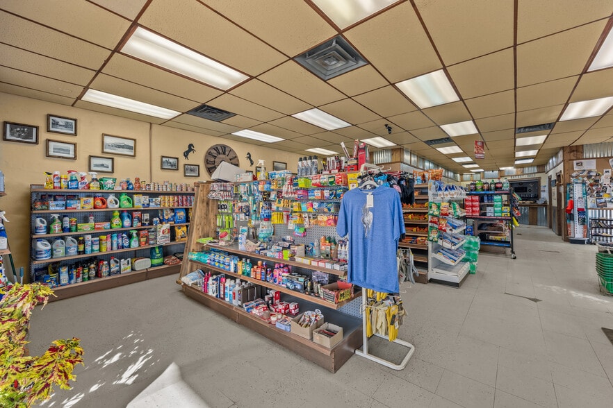 More Photos Of 320 Minter Ave, De Beque Convenience Store For Sale