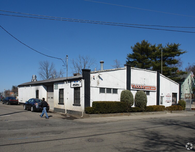 Primary Photo Of 59 W Church St, Spring Valley Auto Repair For Lease