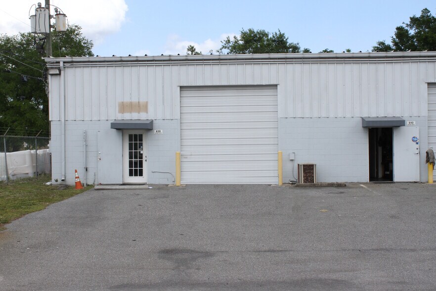 More Photos Of 600-650 Poyner Dr, Longwood Warehouse For Lease