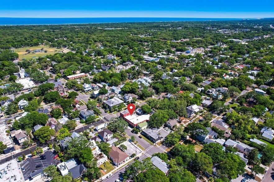 More Photos Of 516 Ash St, Fernandina Beach Freestanding For Lease