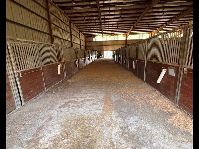 More Photos Of 12310 Gammon rd, Providence Horse Stables For Sale
