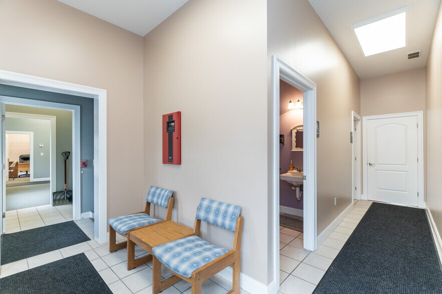 More Photos Of 442 State St, Belchertown Office Residential For Sale