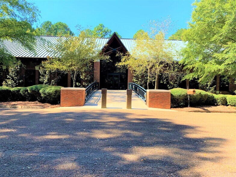 Primary Photo Of 368 Highland Colony Pkwy, Ridgeland Office For Lease