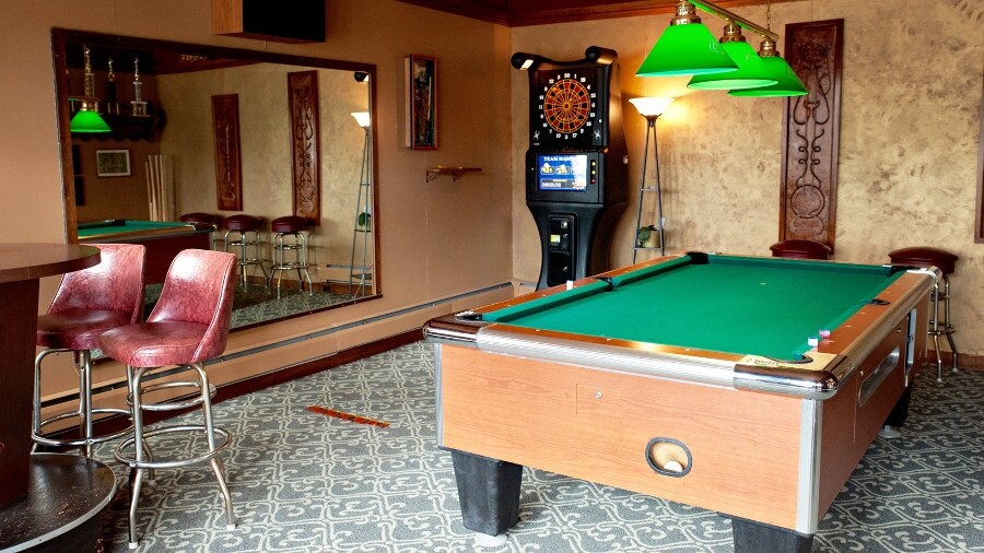 More Photos Of 201 Steele St, Algoma Hotel For Sale