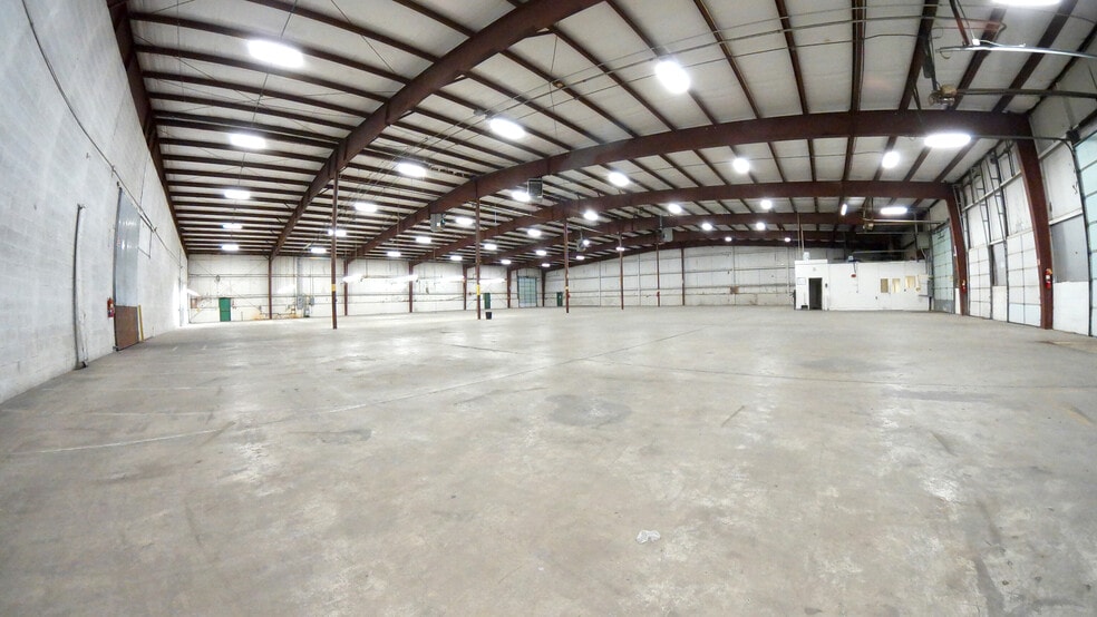 More Photos Of 917 E Tolna Rd, New Freedom Warehouse For Lease