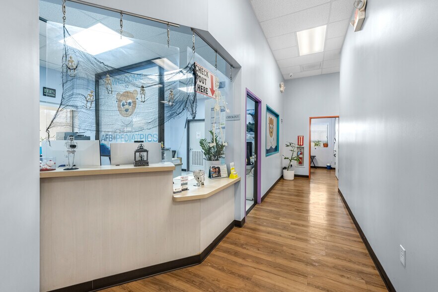 More Photos Of 3326 Watters Rd, Pasadena Office For Sale