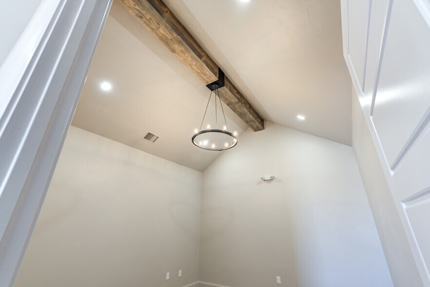 More Photos Of 1418 N Slide Rd, Lubbock Medical For Sale