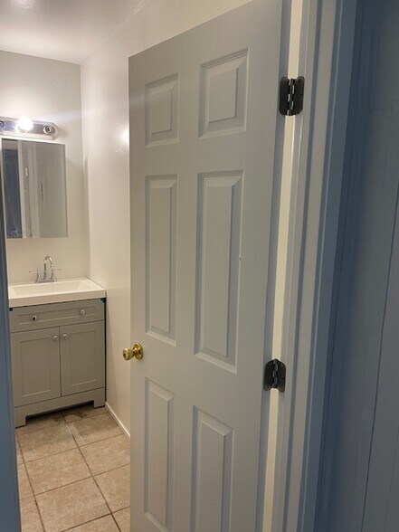 More Photos Of 218 W K St, Los Banos Apartments For Sale