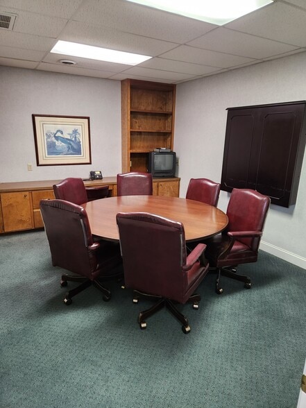 More Photos Of 605 N Queen St, Kinston Office For Lease