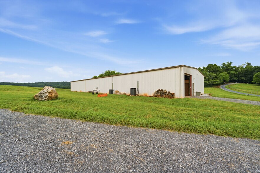 More Photos Of 3922 Highway 2, Cohutta Flex For Sale