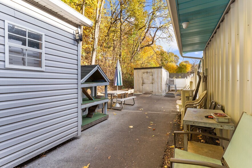 More Photos Of 45 S Walnut St, Sharpsville General Retail For Sale