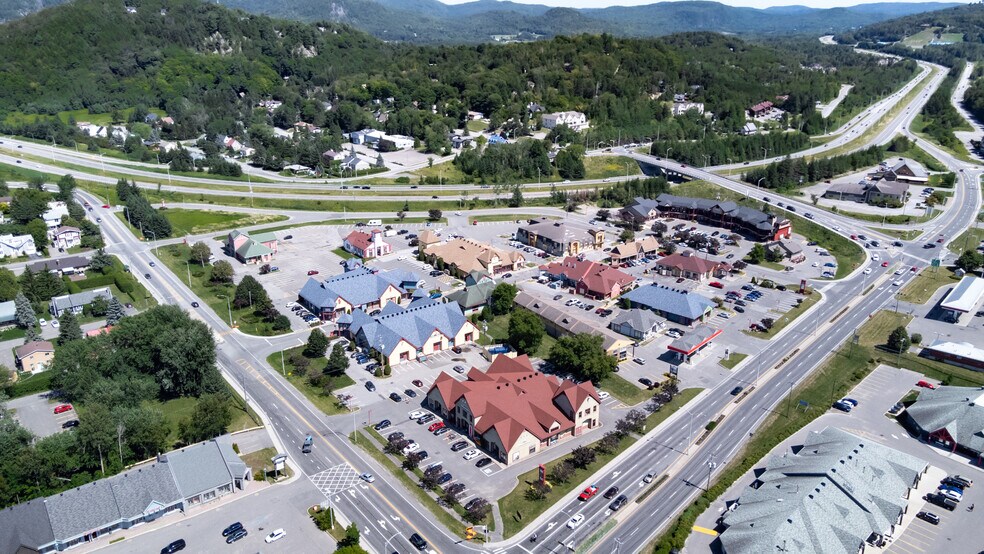 Primary Photo Of 100-105 Avenue Guindon, Saint-Sauveur Unknown For Lease