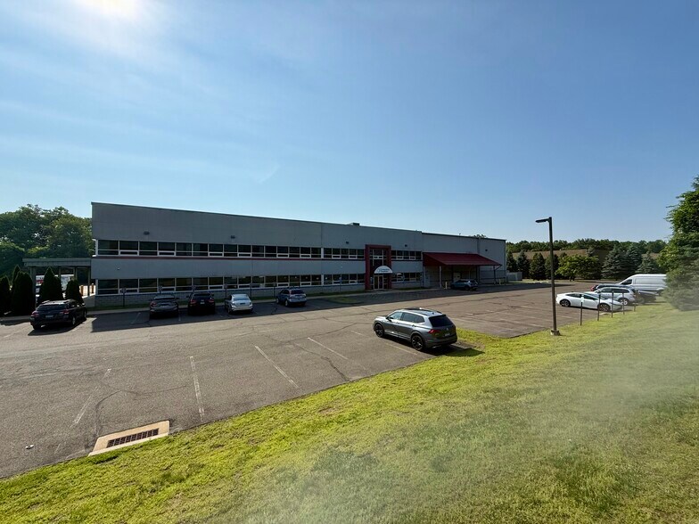 More Photos Of 450 Woodland Ave, Bloomfield Warehouse For Sale