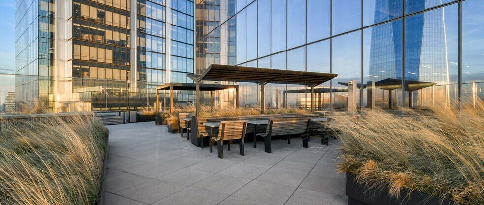 More Photos Of 4 World Trade Center, New York Office For Lease