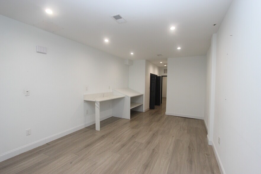 More Photos Of 1802 11th St NW, Washington Office For Lease