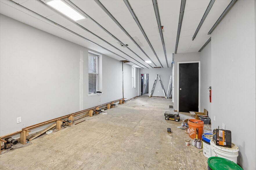 More Photos Of 1909 S Broad St, Philadelphia Office Residential For Sale