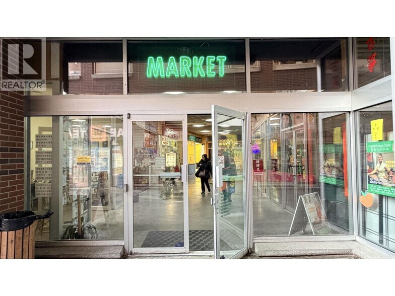 More Photos Of 4500 Kingsway, Burnaby Storefront Retail Office For Sale