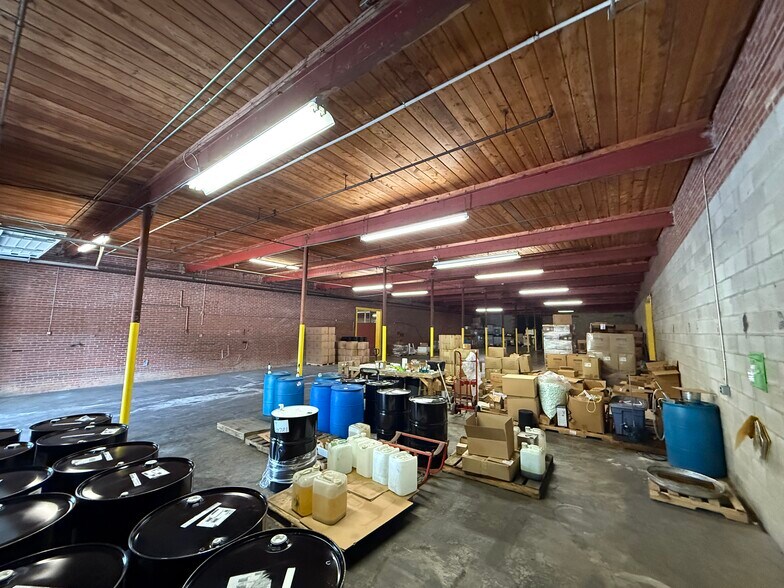 More Photos Of 108 Pennsylvania Ave, Greer Light Distribution For Lease