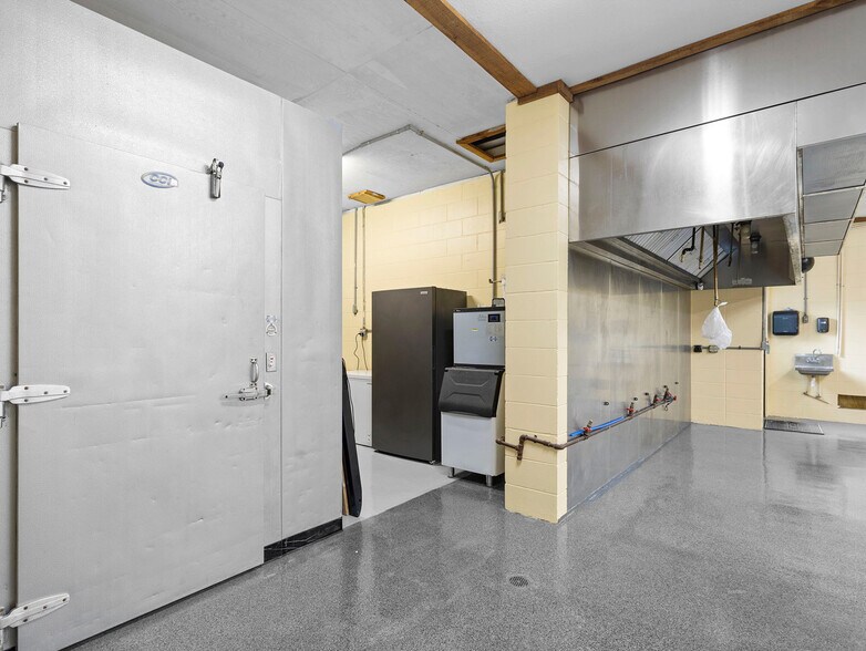 More Photos Of 275 Timber Island Rd, Carrabelle Restaurant For Sale