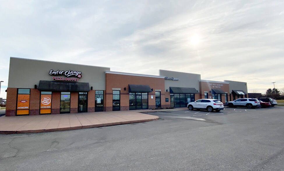 More Photos Of 56 Stower Ln, Norwalk Freestanding For Lease