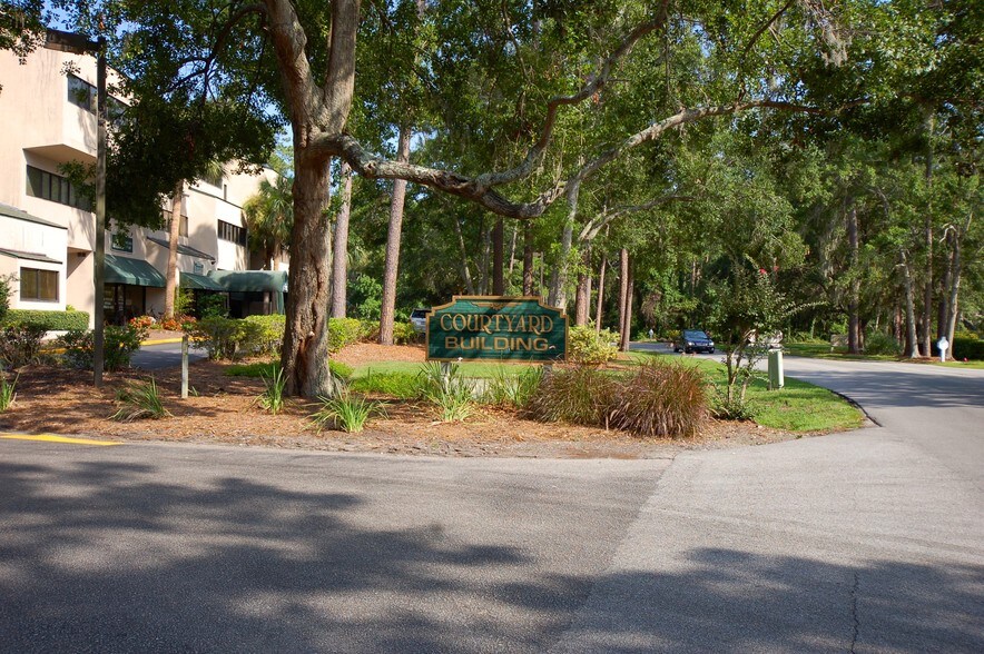 More Photos Of 32 Office Park Rd, Hilton Head Island Office For Lease