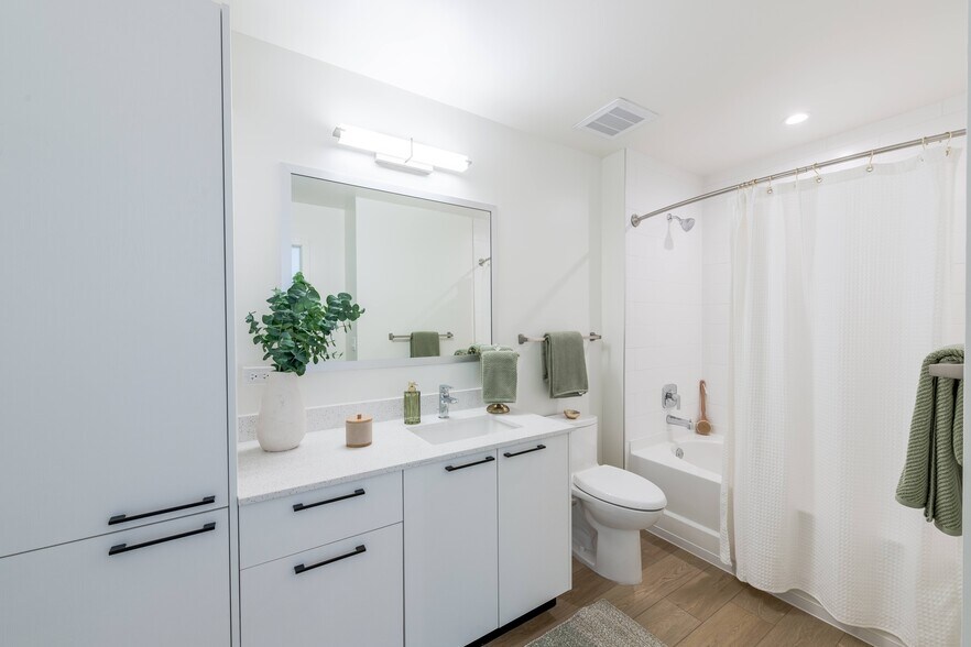 More Photos Of 8205 Commerce, Miami Lakes Apartments For Lease