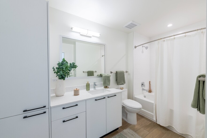 More Photos Of 8205 Commerce Way, Miami Lakes Apartments For Lease