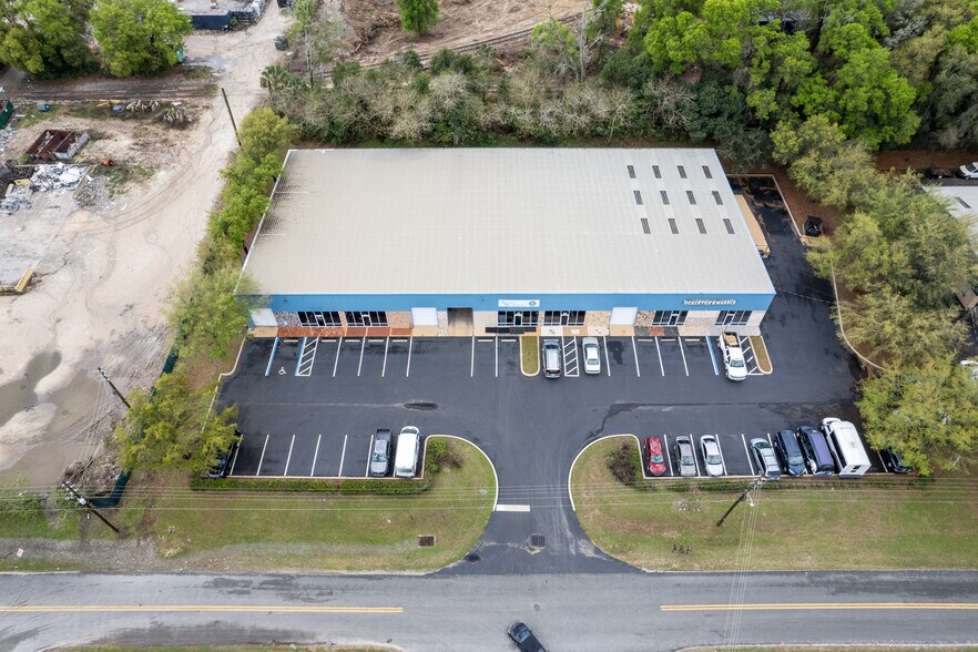 More Photos Of 2500 NW 6th St, Ocala Distribution For Lease