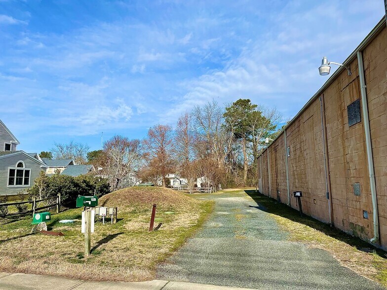 More Photos Of 3649 Willow St, Chincoteague General Retail For Sale